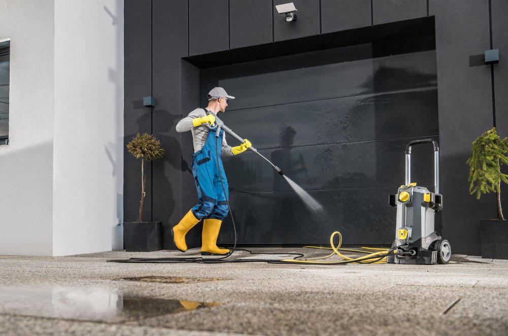 Pressure Washing for bright exterior surfaces in Pinecrest, FL